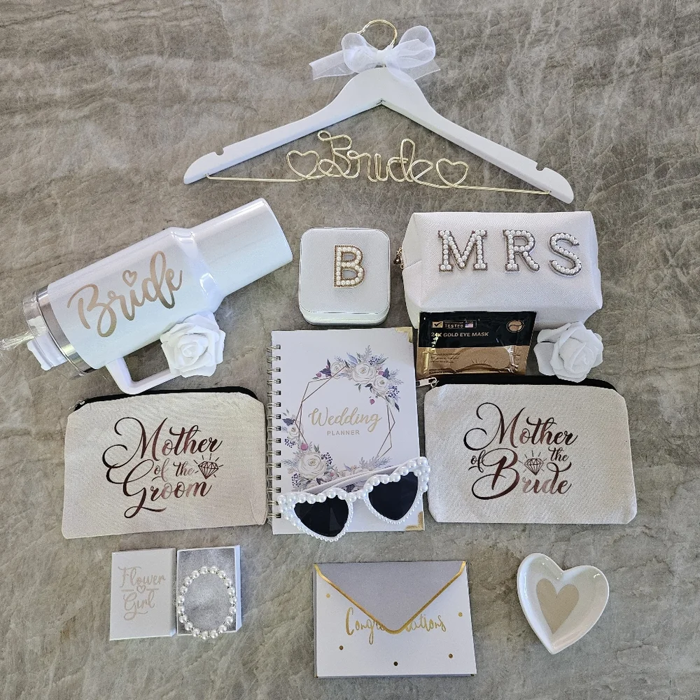 Deluxe Bride-to-be Gift Box Engagement Gift for bride - Picture 4 of 9